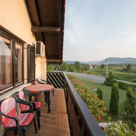 Apartments Bozic Grabovac  Exterior photo